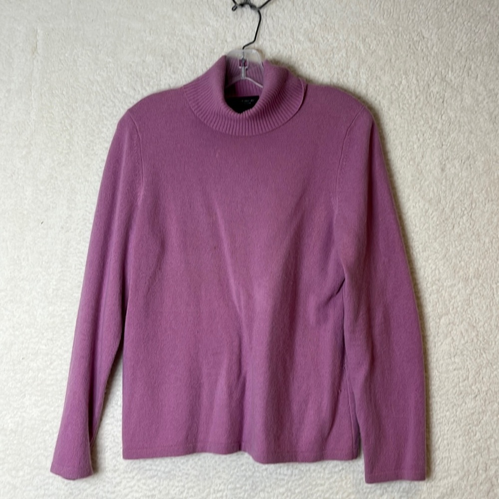Lord & Taylor Womens Lavender Cashmere Turtleneck Sweater SIZE LARGE